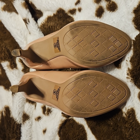 Mauve heels - Picture 4 of 6